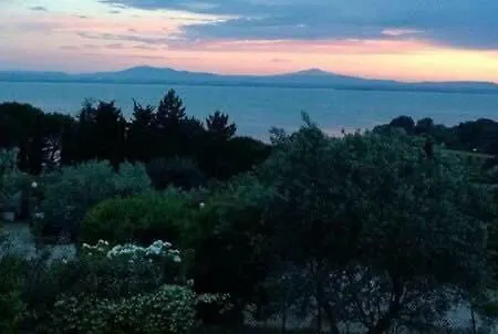 Sul Lago Willa